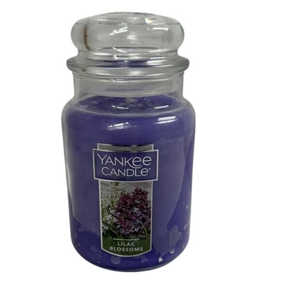 NEW Yankee Candle Lilac Blossoms in Rich Purple 22 Oz. Candle - Picture 1 of 4